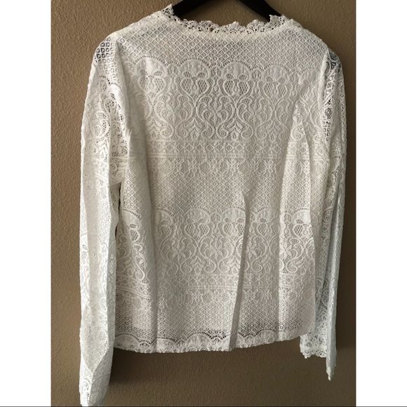Lace overlay v neckline blouse - Picture 4 of 6